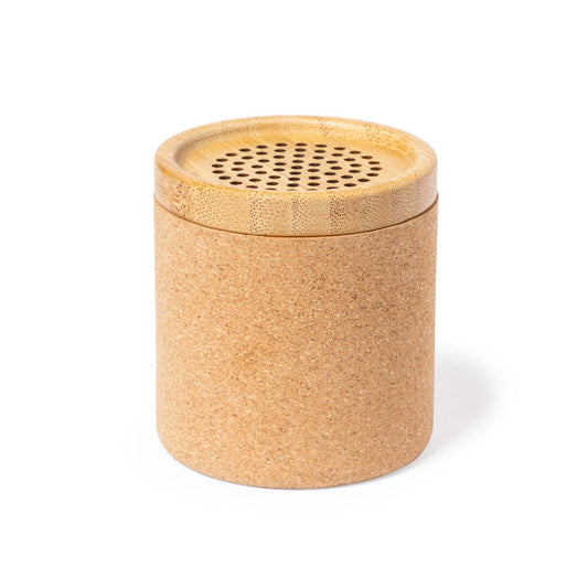 Altifalante Bluetooth compacto em cortiça com tampa de bambu perfurada.