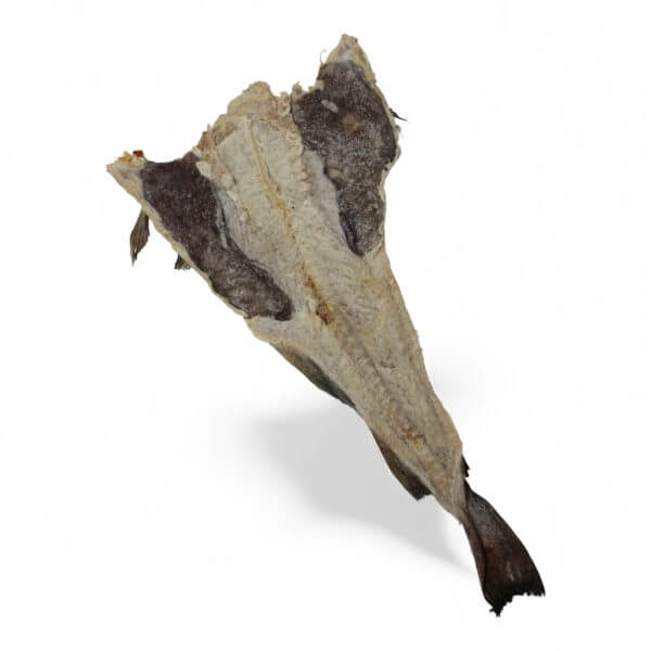 Bacalhau graúdo da Noruega seco e salgado, aberto em borboleta com pele e rabo.
