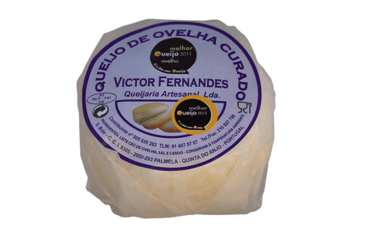 Queijo de ovelha curado artesanal português Victor Fernandes.