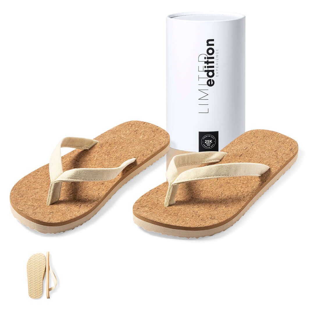 Chinelos Limited Edition em cortiça natural com embalagem cilíndrica.
