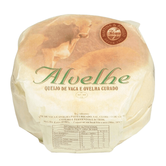 Queijo Alvelhe misto curado de vaca e ovelha em embalagem.