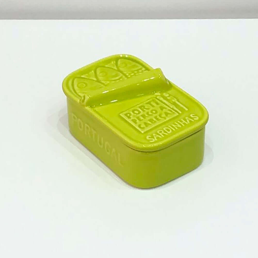 Caixa de sabão em cerâmica verde com sardinhas portuguesas.