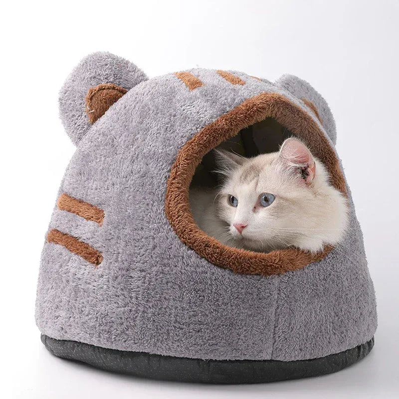 Winter Deep Sleep Comfort Cat Bed Bear Head Shape