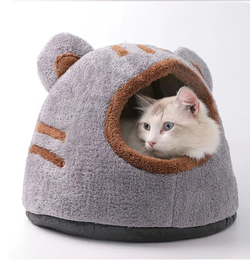 Winter Deep Sleep Comfort Cat Bed Bear Head Shape