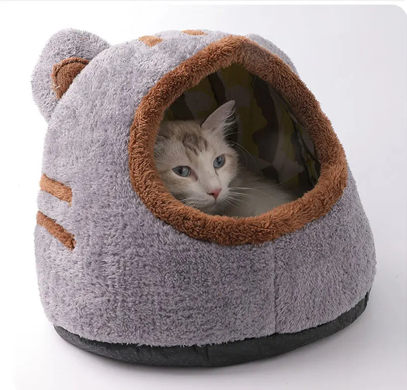 Winter Deep Sleep Comfort Cat Bed Bear Head Shape