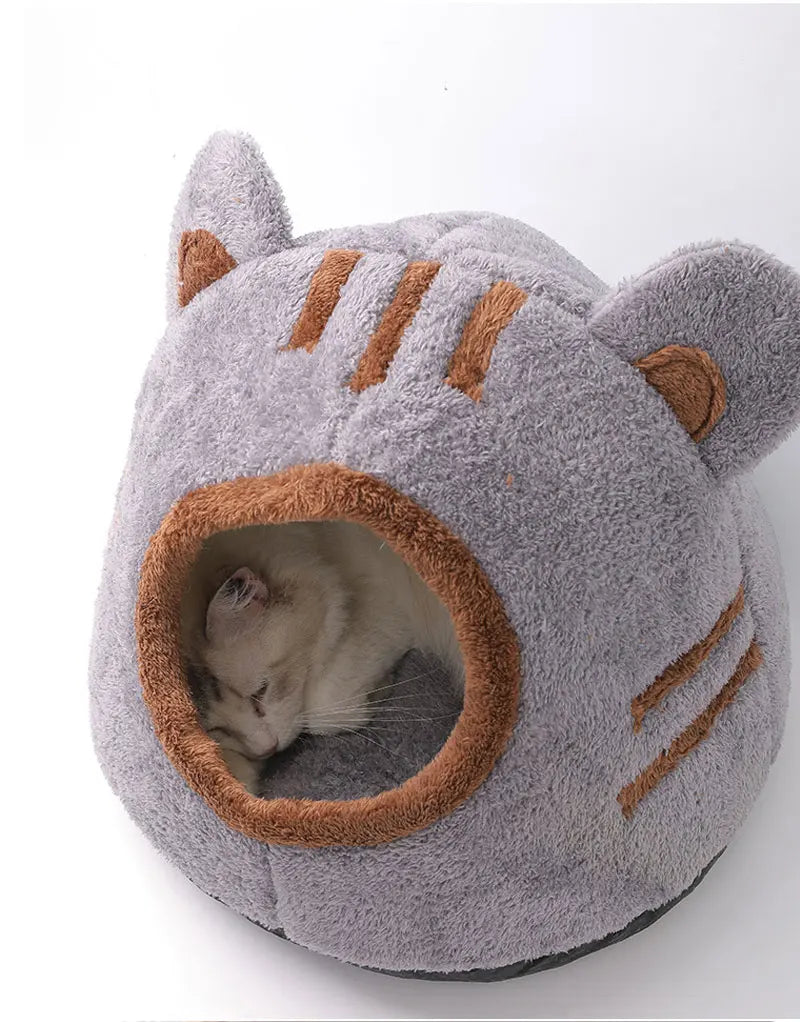 Winter Deep Sleep Comfort Cat Bed Bear Head Shape