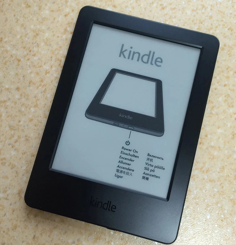 Kindle 8 E-Book Reader with Protective Cover - Loja Manuel Coelho | Loja Manuel Coelho